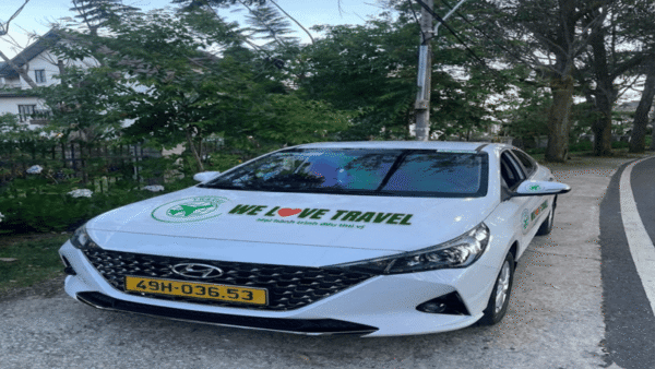 Thuê xe Sân Bay Liên Khương đi Đà Lạt - Giá ưu đãi 2026 Cho thuê xe 4 chỗ Sân Bay Liên Khương đi Đà Lạt - We Love Travel